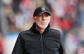 Eric Roy, l’entraîneur du club de football de Brest, est mort d’un cancer, à 58 ans