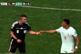حرکت غیرمنتظره امباپه در جریان دیدار با نروژ هنگام تعویض
