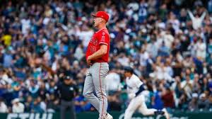 Seattle sluggers too much for Angels in 6-2 loss
