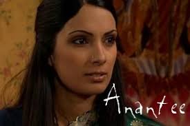 Acteur : Sandra Murugiah. Histoire : Anantee est une jeune femme, charmante et d&#39;origine indienne. Elle arrive au Mistral, plus particulièrement au Select, ... - Anantee1