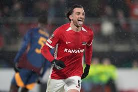 Alkmaar's Parrott set for next step amid lingering Bundesliga rumours