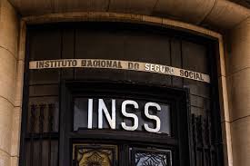 INSS paga em novembro 13º para novos aposentados; veja calendário e quem tem direito