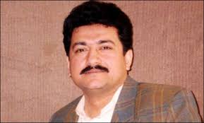 According to Geo News, Hamid Mir went to the nearby market in his car and after returning home, the neighbor&#39;s driver spotted a suspicious bag under his car ... - Geo-News-anchor-Hamid-Mir-escapes-car-bomb-plot