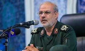 فیلم/پوشش متفاوت همسر و دختر اکبر عبدی در یک مراسم رسمی