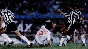 Luto: Carlos Alberto Dias fez gol de título pelo Botafogo e ‘sofreu’ no Japão