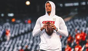 Chiefs vs Giants: Must-Win Clash! Mahomes vs. Wilson - Who Will Prevail? - Imagen principal del artículo