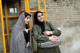بیگانه ای با من است