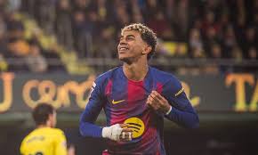 El Barcelona se impone al Villarreal con goles de Raphinha y Lamine