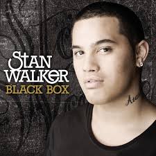 Stan Walker – Black Box Video bei yt: /watch?v=yycoq8yEfVg