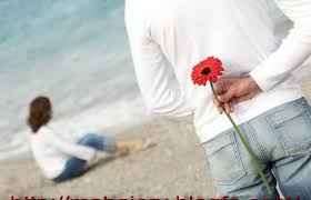       لحظه دیدار نزدیک است.        باز من دیوانه ام ، مستم .