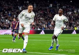 Mbappé Denies Discord Rumors, Defends Alonso as Great Coach