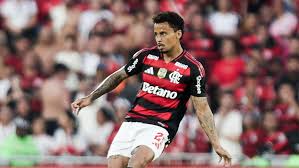 Corinthians faz consulta pela contratação de volante do Flamengo