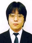 Ono Koji 3-dan. Born in Hyogo on October 9, 1981. Disciple of Akio Yamanaka 6-dan. Became professional 1-dan in 2002 and 3-dan in 2006. - ph_onokoji