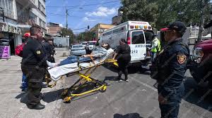 José Ángel Bichir se arroja desde edificio, es trasladado a hospital por paramédicos del ERUM