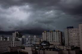 Grande São Paulo ainda tem 40 mil imóveis sem energia após chuva