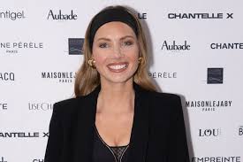 Amandine Petit : Fiancée et Rayonnante ! Ses Vacances de Rêve Dévoilées ! - Imagen principal del artículo