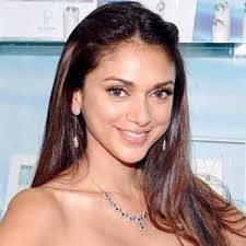 Aditi Rao Hydari, who has finished shooting almost 30 per cent of her upcoming film, Guddu Rangeela, says that she will be playing one of the most ... - aditiraohydari-10
