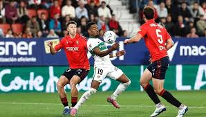 Alineaciones confirmadas en el Elche - Osasuna de LaLiga EA Sports
