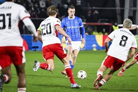 Lawal pakt op slag van rust uit met dubbele save, Heymans gevaarlijkste man bij Genk