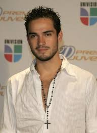 Resultado de imagem para alfonso herrera roupa