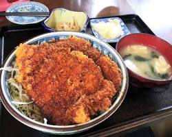 ホワイトソースカツ丼の画像