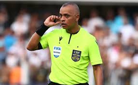 Scandale au Brasileirão! Arbitre Controversé Donne Pénalty au Corinthians! - Imagen principal del artículo