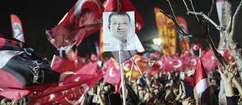 Türkei: Razzien und Absetzungen belasten Opposition in Istanbul - Imagen principal del artículo
