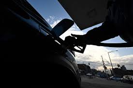 Oil Prices Fall as Trump Weighs Taking Over Strait of Hormuz