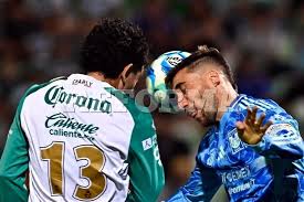 Brutal ATAJADÓN de Carlos Acevedo y Lainez REVENTÓ el poste: Santos se salvó del gol de milagro (VIDEO)