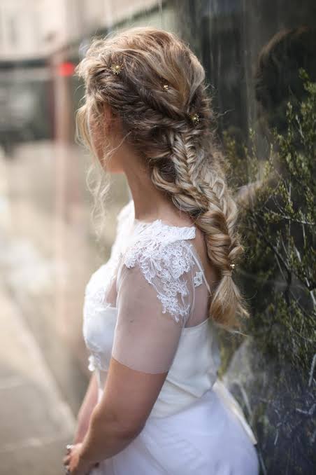 5 Absolutely Gorgeous Romantic Wedding Hairstyles - The Content ...
