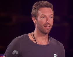 Chris Martin shows quick wit while serving as guest mentor ... - article-2593955-1CBABF2C00000578-561_634x505