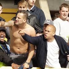 Clássico hooligan acontece após 14 anos e gera temor na Inglaterra
