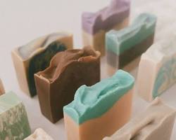 Изображение: Bar soap in various colors and scents