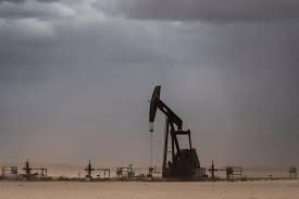 U.S. Crude Oil Losses Deepen as Trump Tariffs Fuel Recession Fears