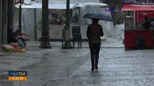 Frio e chuva altera o dia a dia dos moradores de Curitiba
