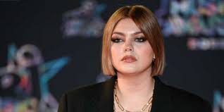 "Il savait très bien" : Louane a-t-elle été victime d'une relation toxique ? Les confidences de la chanteuse — Voici