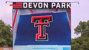 Women's College World Series 2025: Weather Delays and Key Matchups