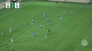 Gol do Palmeiras! Victor Gabriel recebe cruzamento no lado direito e marca o terceiro gol