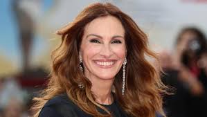 Julia Roberts y el legado del labio negro de los 90: ¿Por qué el bálsamo de la década sigue siendo tendencia?