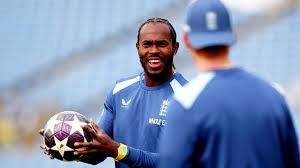 England vs Pakistan LIVE: First Test, day one, Headingley - cricket score, radio & video highlights