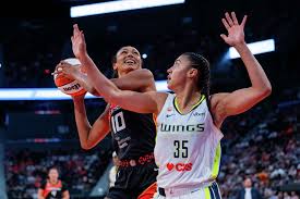 Azzi Fudd is proving her biggest rookie strength isn't her 3-point shot
