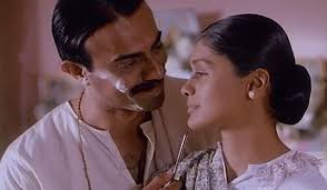 While Mohan Gokhale was to do the Gandhi act for this Kamal Hassan film, but his untimely demise put the huge responsibility on Naseeruddin Shah&#39;s shoulders ... - mahatma_1349153839_640x640