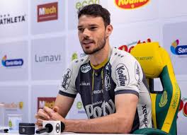 Goleiro estreante do Mirassol revela cobrança do filho: 