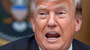Trump nega que arsenal dos EUA esteja baixo após reportagem citar crise