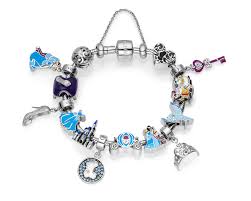 Resultado de imagem para pulseira charms vivara