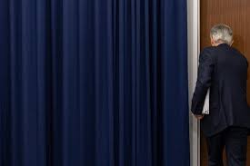 Behind Powell’s High-Stakes Decision to Stay at the Fed