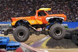 big foot monster jam Images?q=tbn:ANd9GcSKpZevbX9yTW2DqW4K_yT72D_9KeD9j1lva8kBtE_nTyKx7Rj6