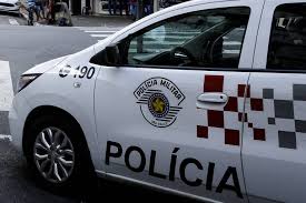 Delegado com sinais de embriaguez bate viatura em carro da PM no centro de SP, diz polícia