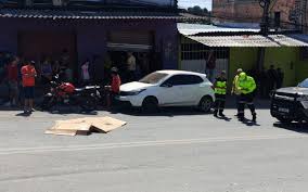 Motociclista morre após grave colisão com caçamba na Zona Leste de Manaus