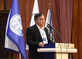 کوچ باشگاه استقلال از ساختمان قدیمی